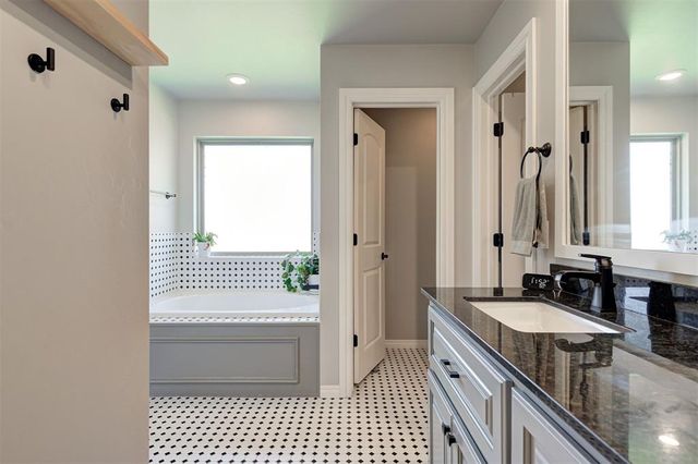 10116 NW 139th Circle, Yukon, OK 73099