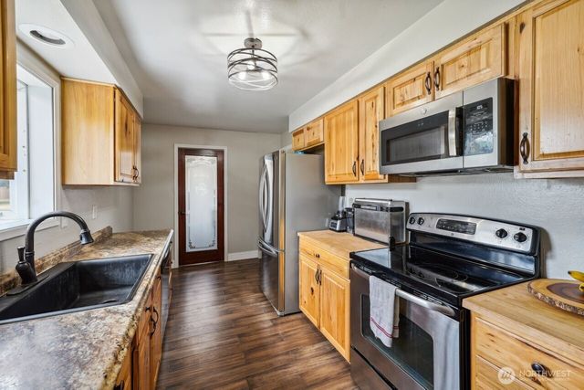 3381 Nebraska St., Longview, WA 98632
