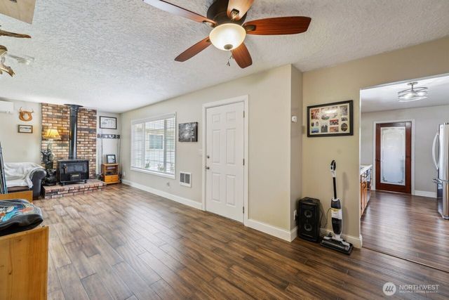 3381 Nebraska St., Longview, WA 98632