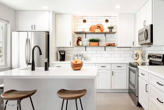 7302 E VERNON Avenue, Scottsdale, AZ 85257