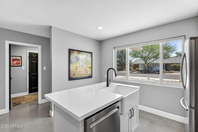 7302 E VERNON Avenue, Scottsdale, AZ 85257