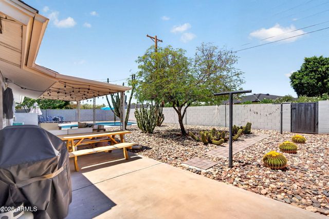 7302 E VERNON Avenue, Scottsdale, AZ 85257