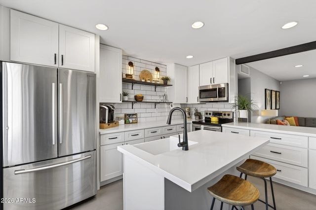 7302 E VERNON Avenue, Scottsdale, AZ 85257