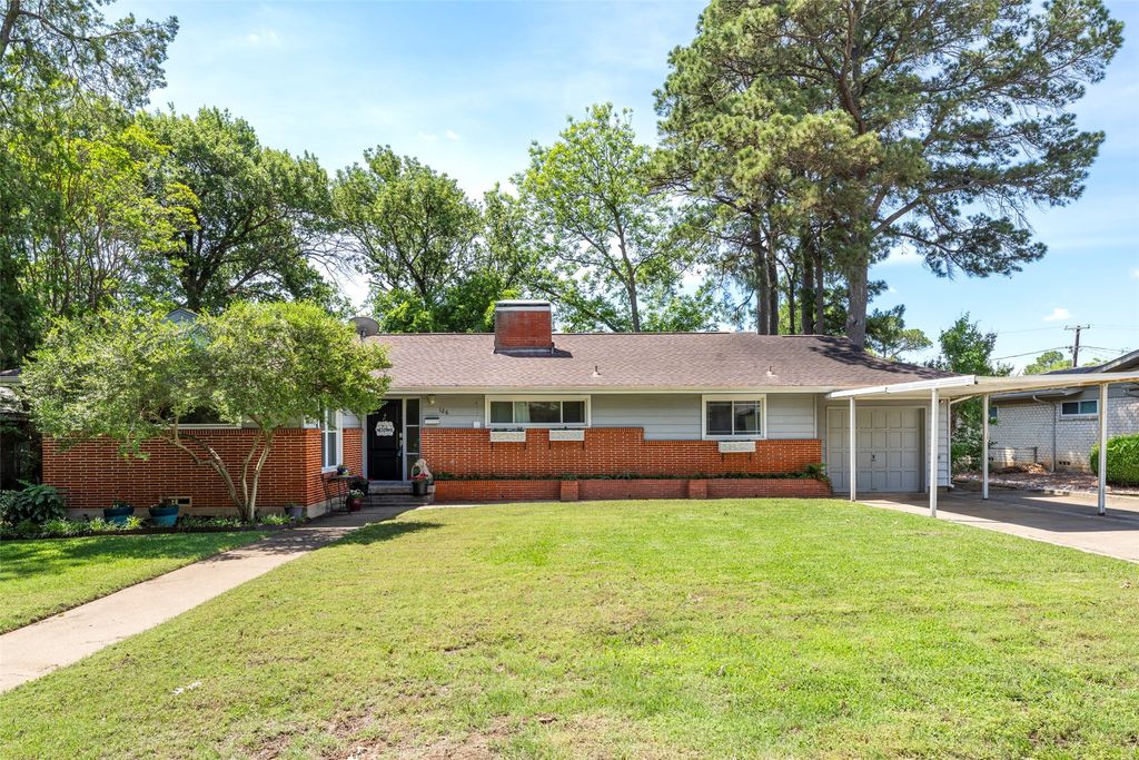 126 Varsity Circle, Arlington, TX 76013