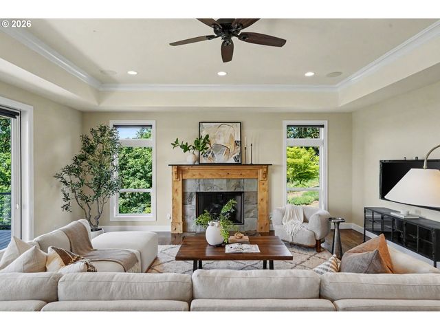 2725 KALOKEN Ct S, Salem, OR 97306