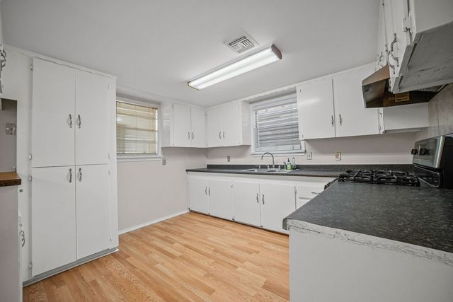 413 E. Fulton, Sinton, TX 78387