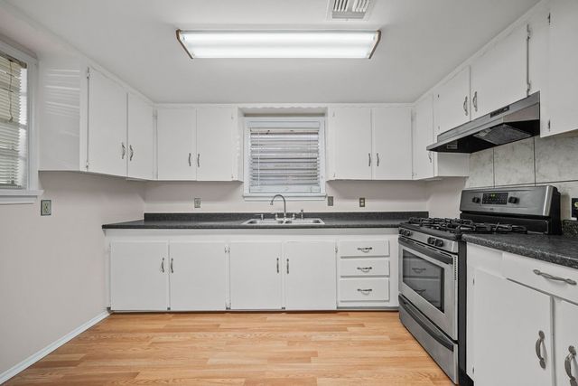 413 E. Fulton, Sinton, TX 78387