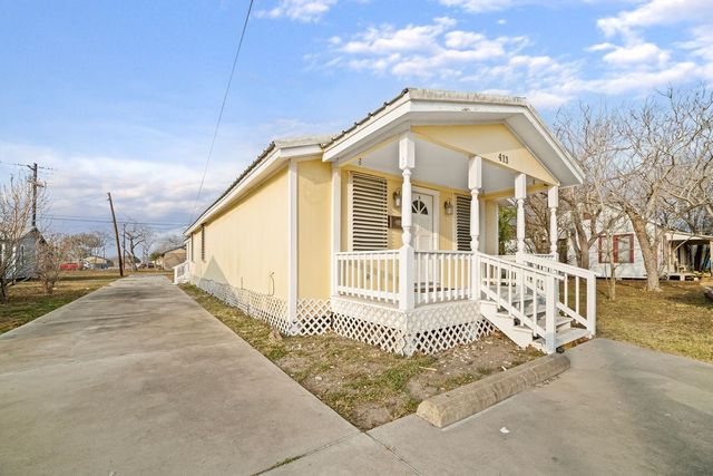 413 E. Fulton, Sinton, TX 78387