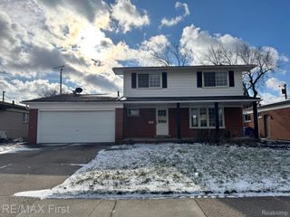 4826 BATES Drive, Warren, MI 48092