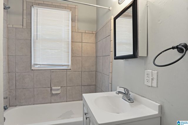1524 WARRIOR ROAD, Birmingham, AL 35218