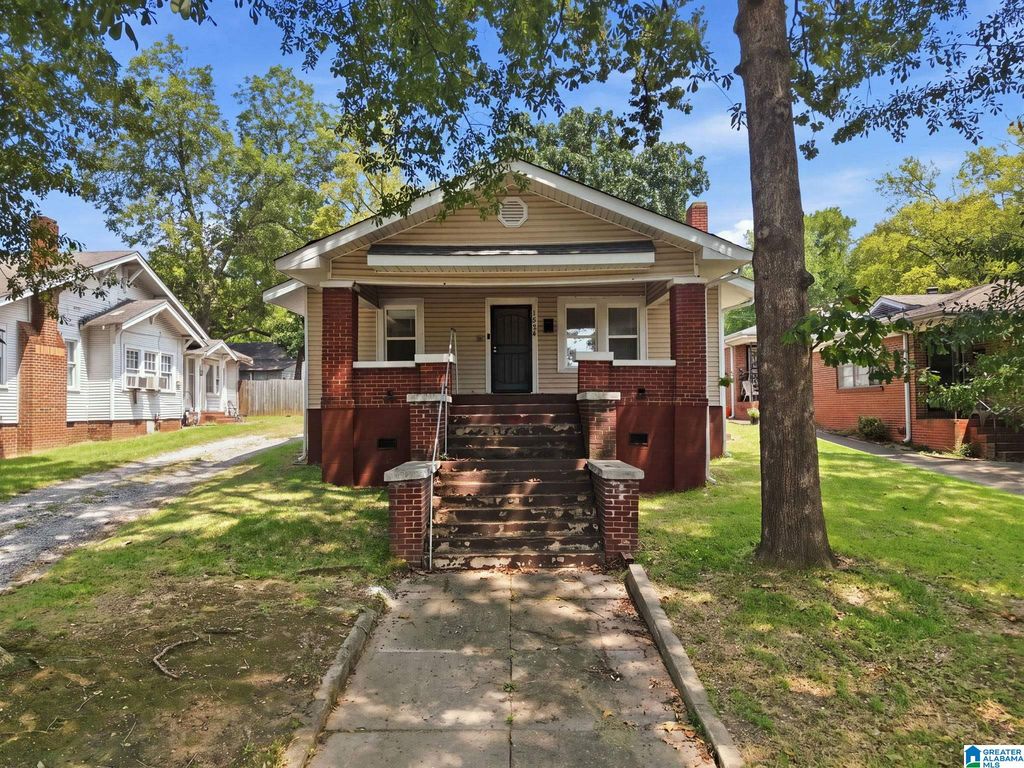 1524 WARRIOR ROAD, Birmingham, AL 35218