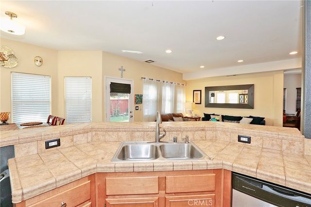 1528 Las Palmas, Pomona, CA 91766