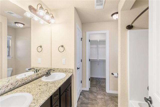 4602 W Croft Drive, Fayetteville, AR 72704