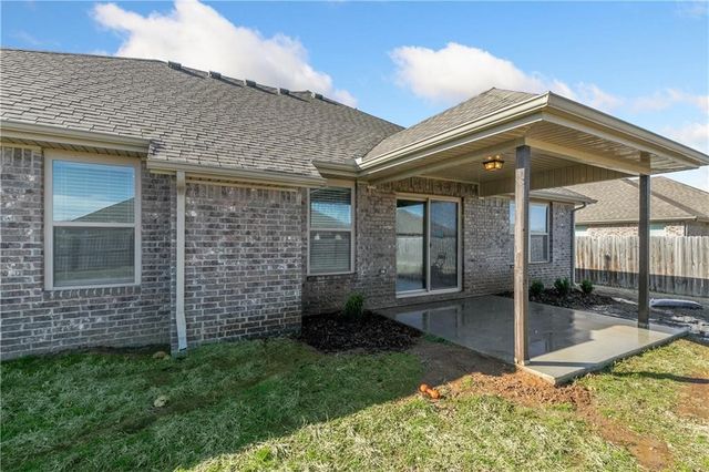 4602 W Croft Drive, Fayetteville, AR 72704