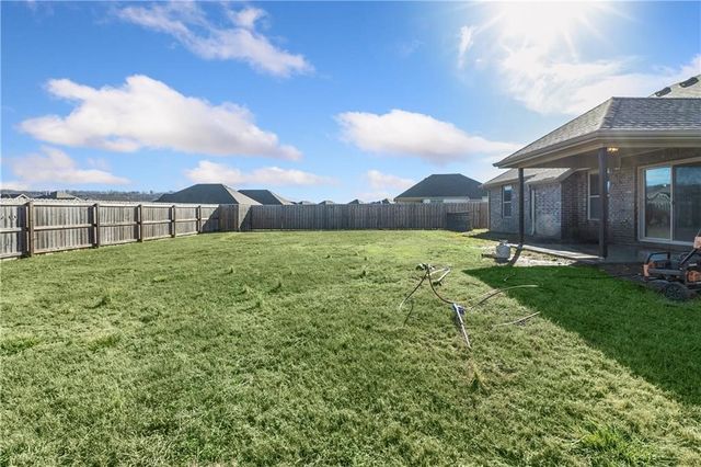 4602 W Croft Drive, Fayetteville, AR 72704