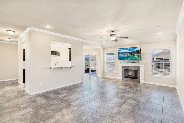 4602 W Croft Drive, Fayetteville, AR 72704