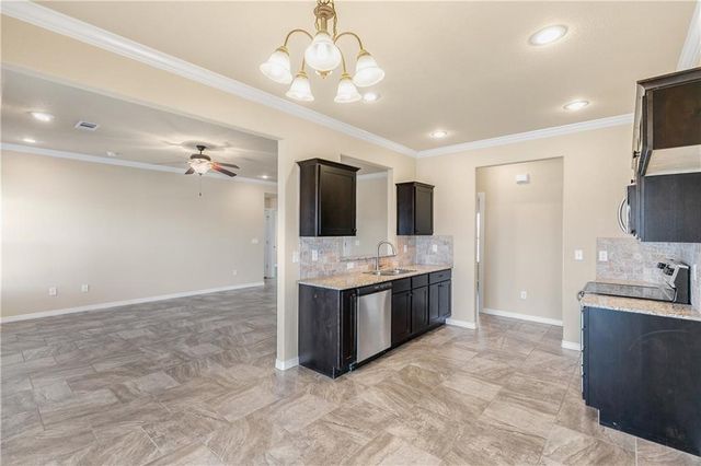 4602 W Croft Drive, Fayetteville, AR 72704