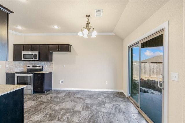 4602 W Croft Drive, Fayetteville, AR 72704