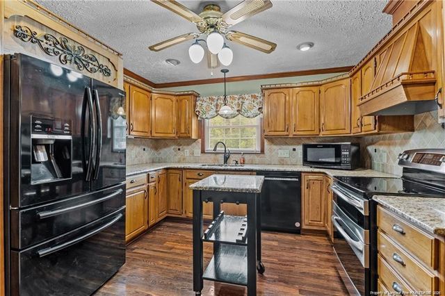 1952 Graham Road, Fayetteville, NC 28304