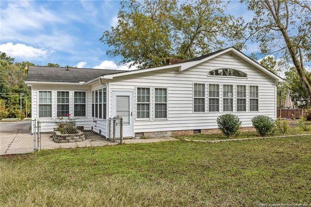 1952 Graham Road, Fayetteville, NC 28304