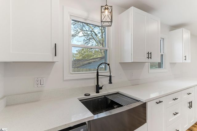 7 Hendricks Street, Greenville, SC 29607