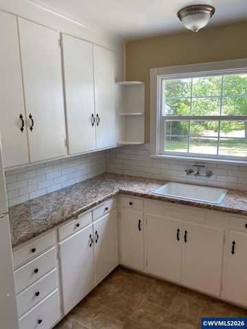 2855 Brooks Av NE, Salem, OR 97301