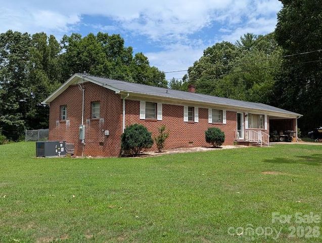 4835 Salisbury Street, Hickory, NC 28601