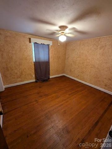 4835 Salisbury Street, Hickory, NC 28601