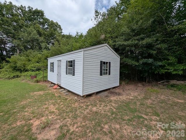 4835 Salisbury Street, Hickory, NC 28601