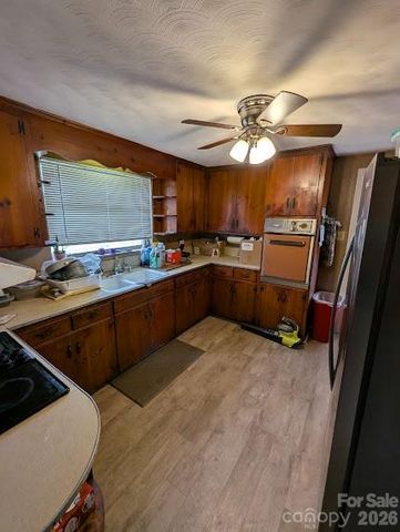 4835 Salisbury Street, Hickory, NC 28601