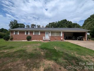4835 Salisbury Street, Hickory, NC 28601