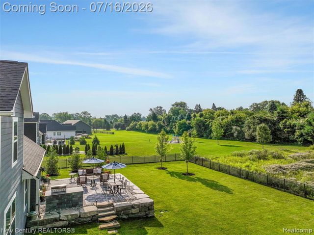 671 Braxwood Place, Milford, MI 48381