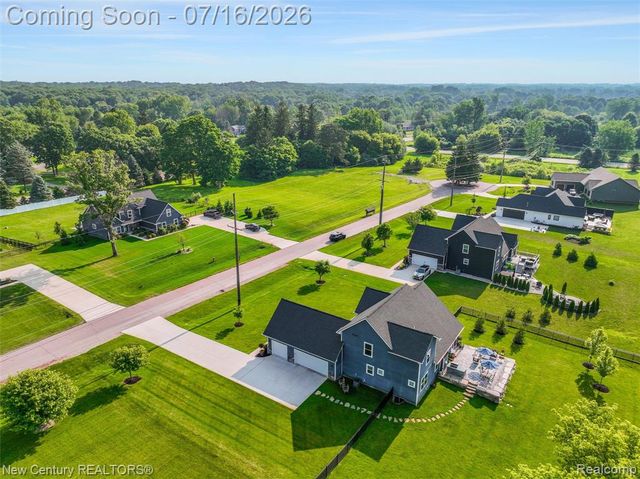 671 Braxwood Place, Milford, MI 48381