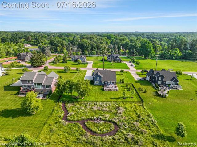 671 Braxwood Place, Milford, MI 48381