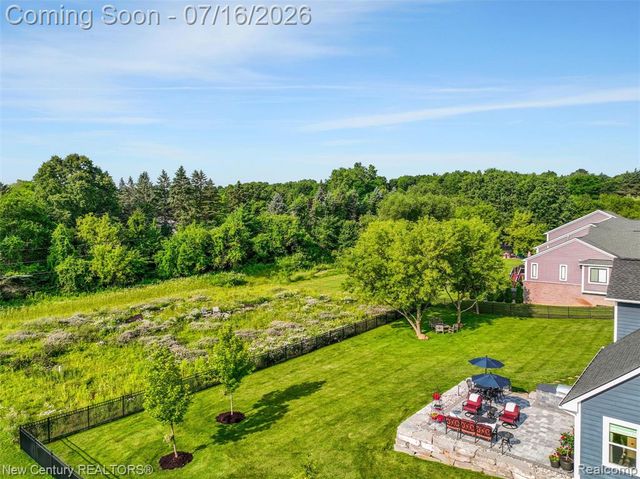 671 Braxwood Place, Milford, MI 48381