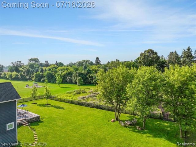671 Braxwood Place, Milford, MI 48381