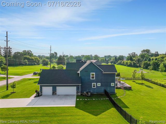 671 Braxwood Place, Milford, MI 48381