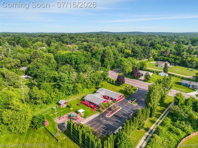 671 Braxwood Place, Milford, MI 48381