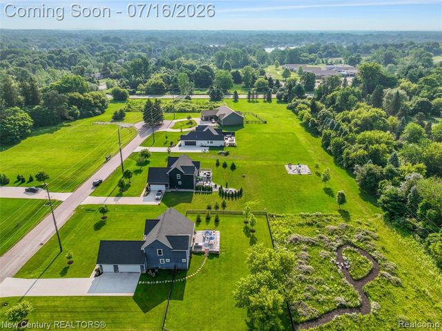 671 Braxwood Place, Milford, MI 48381