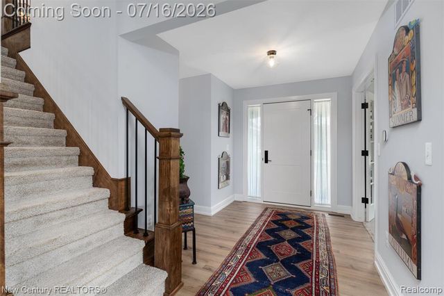 671 Braxwood Place, Milford, MI 48381