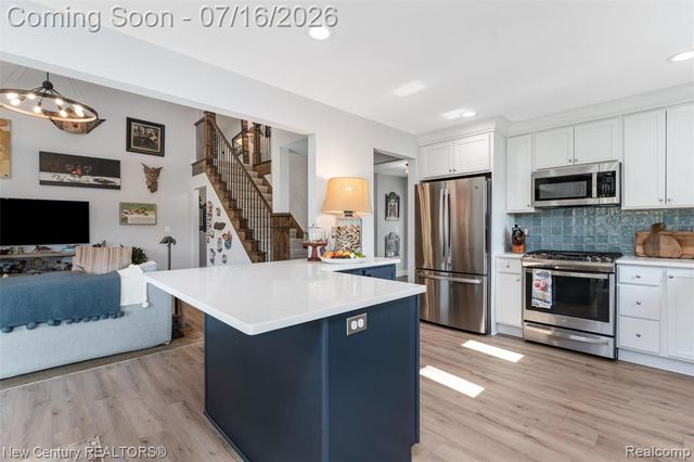671 Braxwood Place, Milford, MI 48381