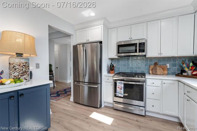 671 Braxwood Place, Milford, MI 48381