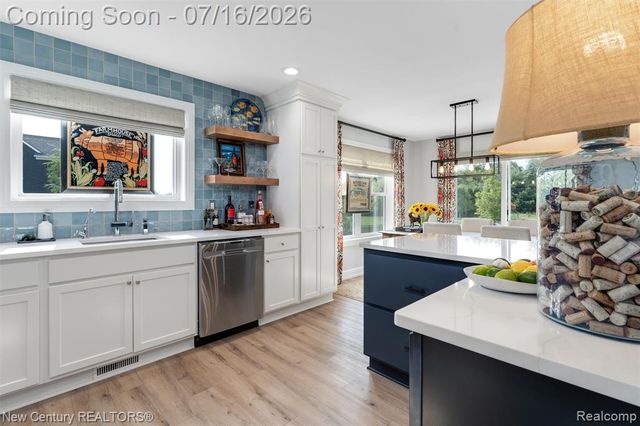 671 Braxwood Place, Milford, MI 48381