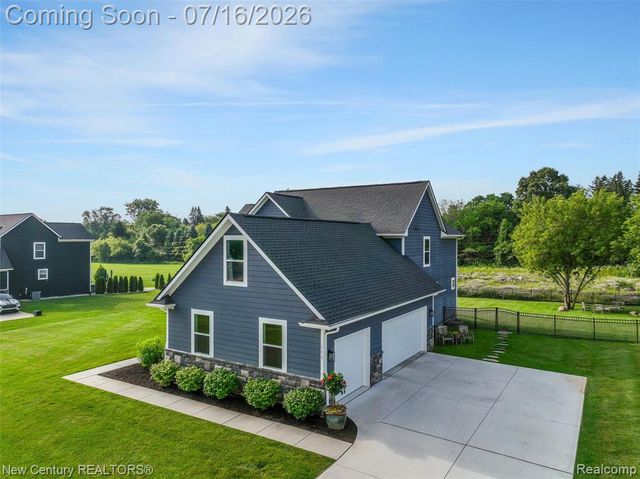671 Braxwood Place, Milford, MI 48381