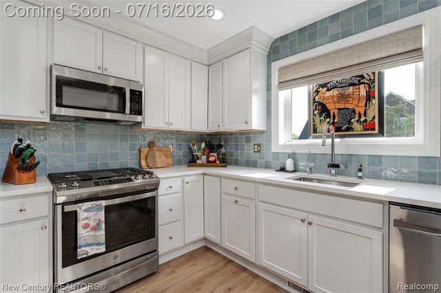 671 Braxwood Place, Milford, MI 48381