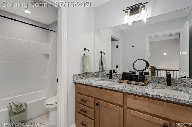 671 Braxwood Place, Milford, MI 48381