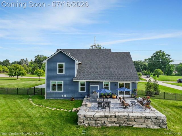 671 Braxwood Place, Milford, MI 48381