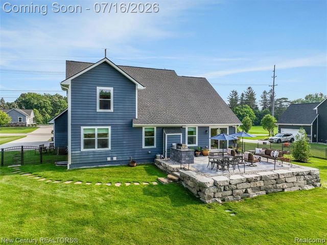 671 Braxwood Place, Milford, MI 48381