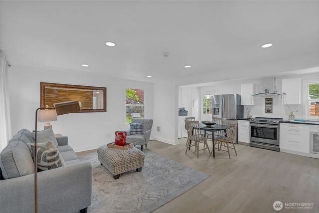 6904 S 124th Street, Seattle, WA 98178