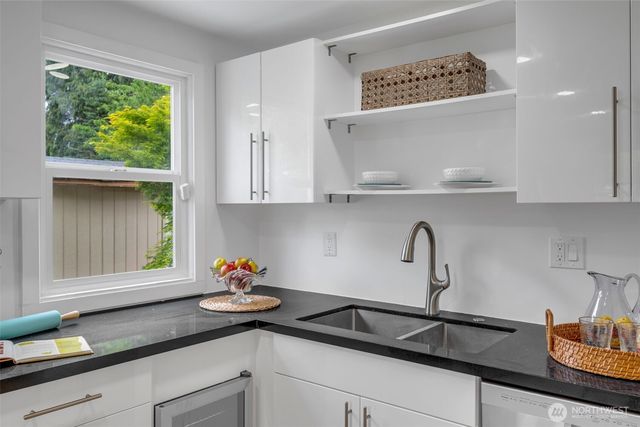 6904 S 124th Street, Seattle, WA 98178